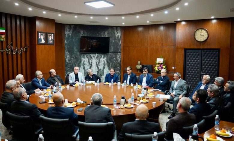 جلسه کمیته فنی فدراسیون کاراته با حضور مسعود رهنما و اعضا