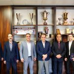 عکس سرمربی تیم ملی کاراته در کنار اعضای کادر فنی ۱۴۰۴